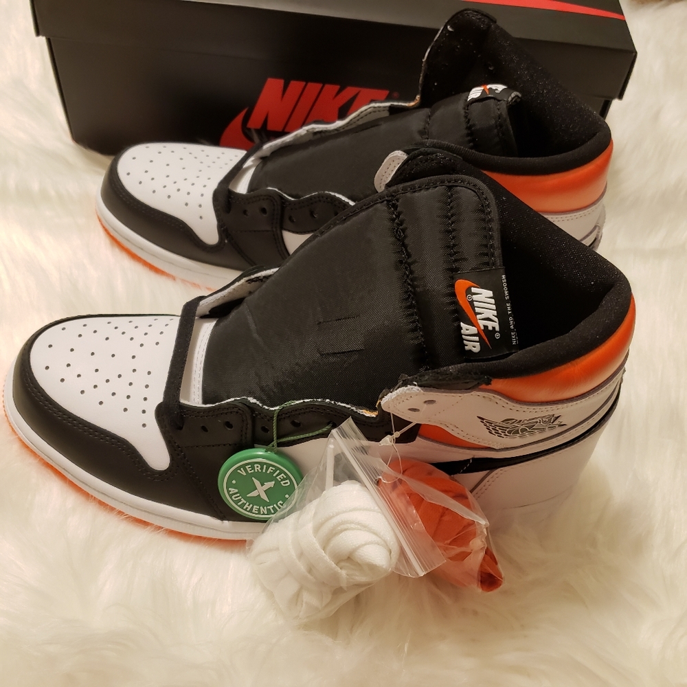 Jordan 1 Retro High Electro Orange - Picture 2 of 5